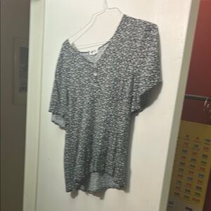 Women's Black and White Floral Top